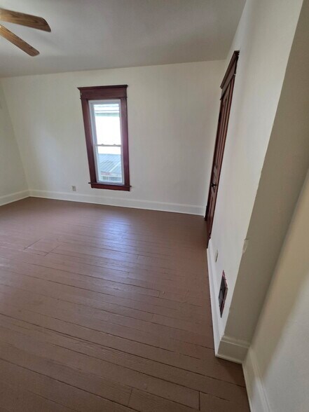 Building Photo - 409 S 3rd St