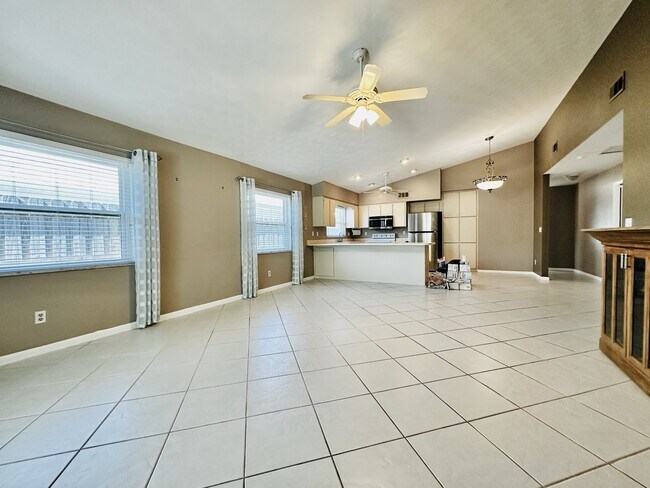 Building Photo - 840 104th Ave N