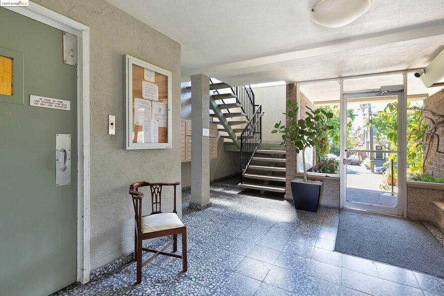 Mailroom - 3877 Howe St