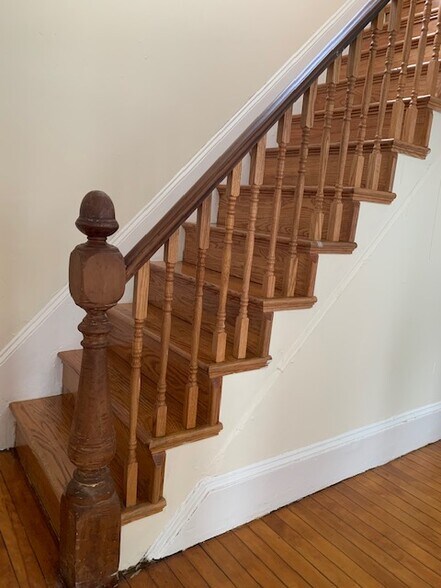 Building Photo - 84 Grant St