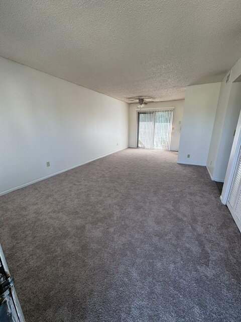 Building Photo - Come see this cozy 2 Bedroom, 1 Bathroom Upstairs Apartment!
