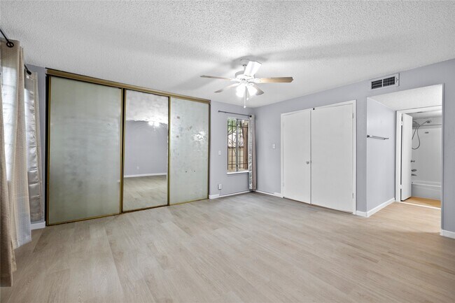 Building Photo - 12528 Wellington Park Dr