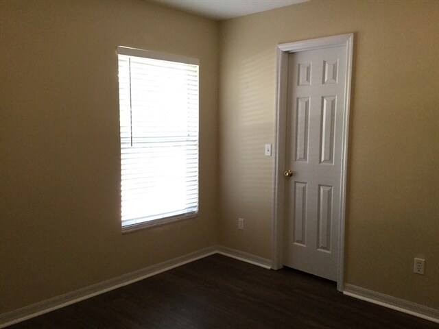 Building Photo - 832 Forestwood Dr