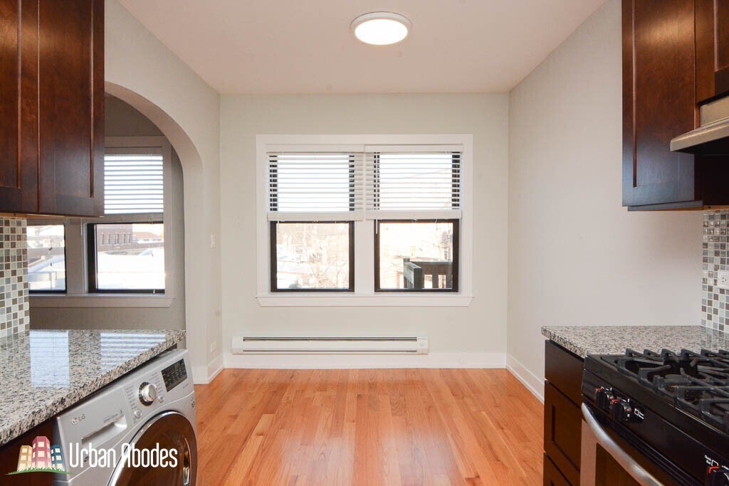 Building Photo - 811 Elm St