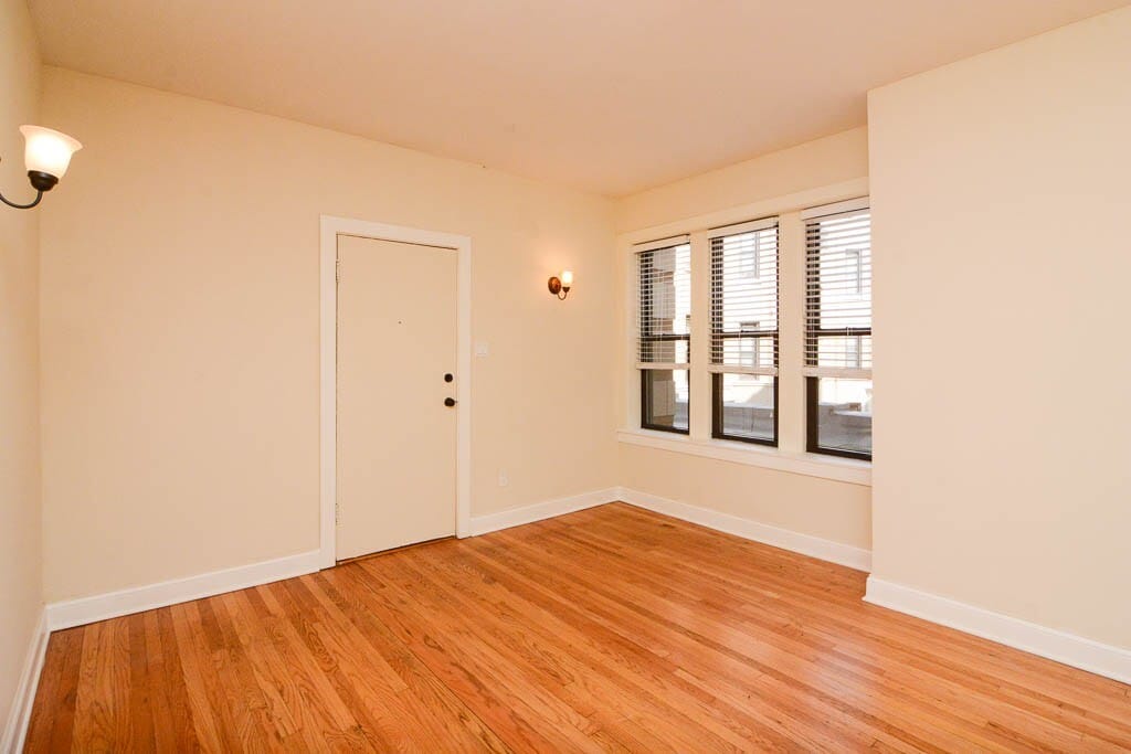 Building Photo - 4139 N Ashland Ave