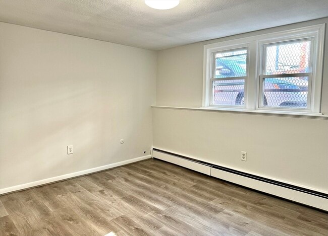 Building Photo - 206 High St