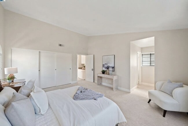 Building Photo - 3664 Thrush Terrace