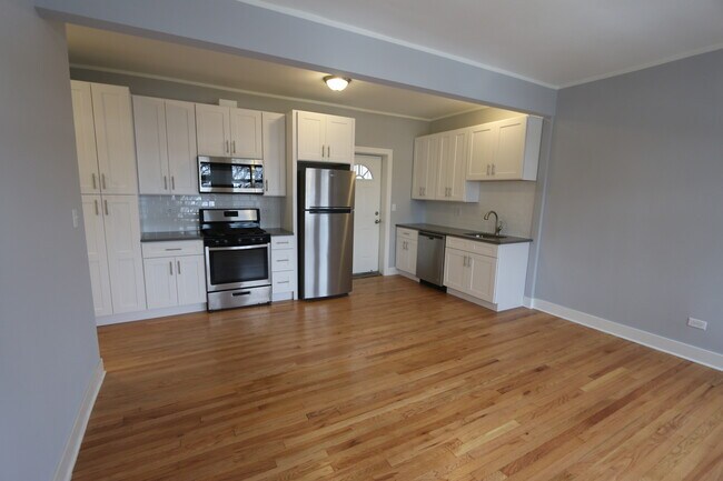Primary Photo - 935 E 54th Pl