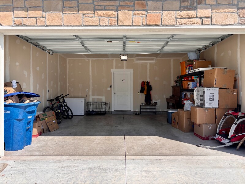Building Photo - 3136 S 400 W
