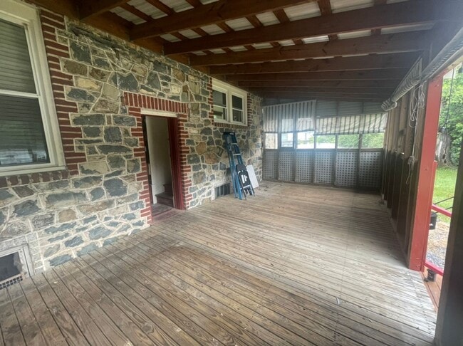 Building Photo - 1913 Morganton Rd