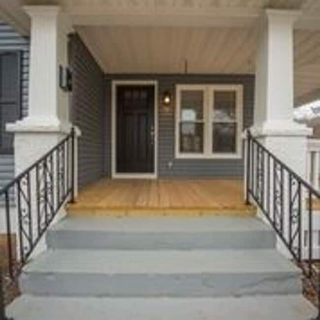 Building Photo - Available June 15!