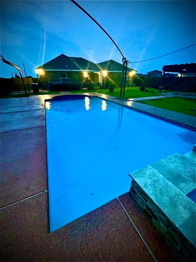 Building Photo - 1422 Seminole Valley Dr