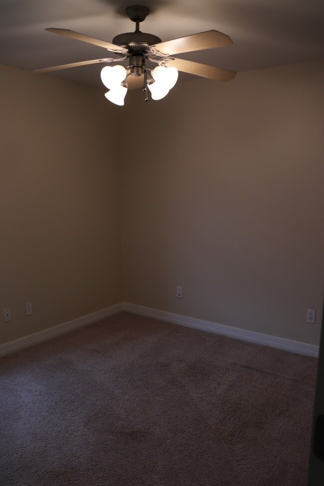 Building Photo - Lovely 3 bedroom 2 bath home for lease in ...