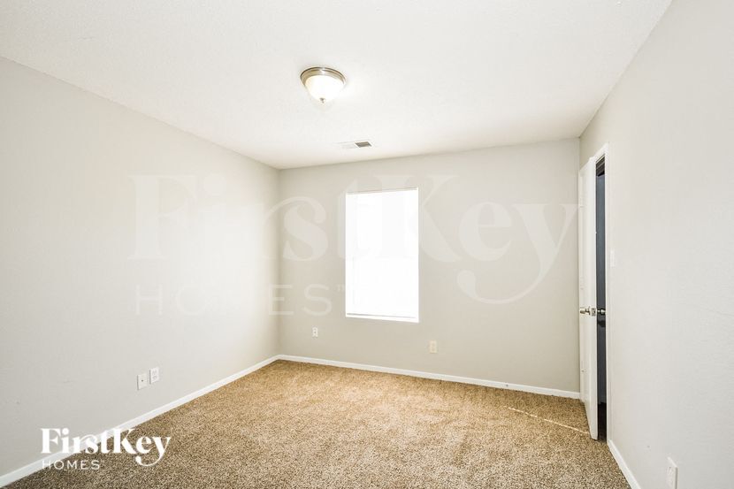 Building Photo - 4820 Royal Run Dr