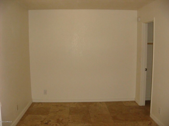 Building Photo - 4050 E Cactus Rd