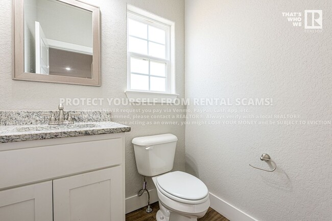 Building Photo - 3102 SW Garrison Ln