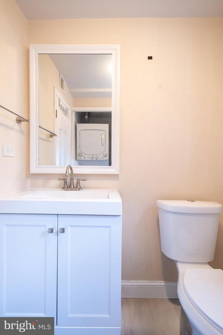 Building Photo - 1736 Pine St