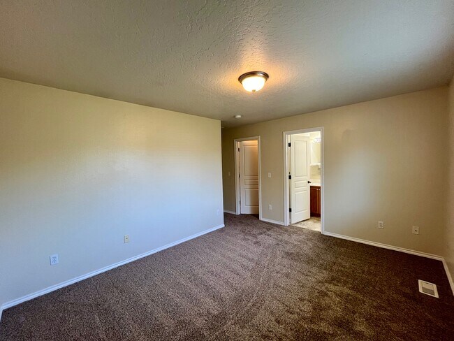 Building Photo - 16426 N Asbury Dr