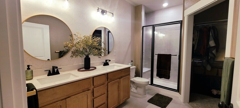 Building Photo - 285 High Point Dr