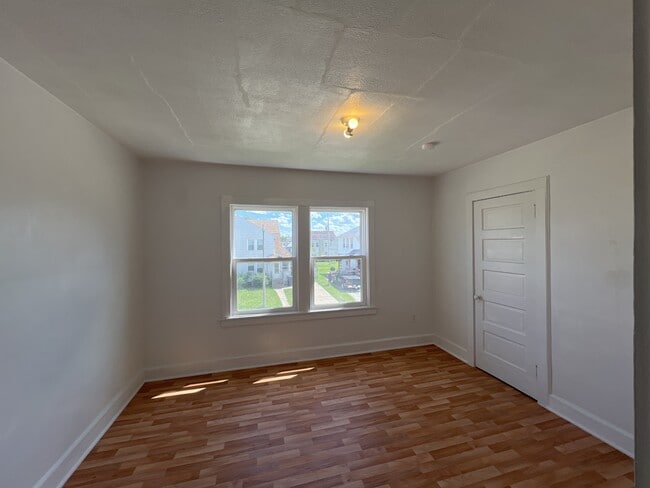 Building Photo - 3406 Victory Ave