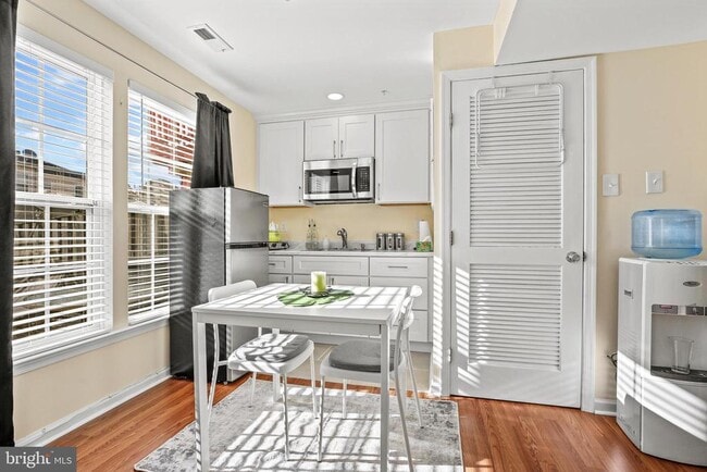 Building Photo - 13011 Vaden Terrace