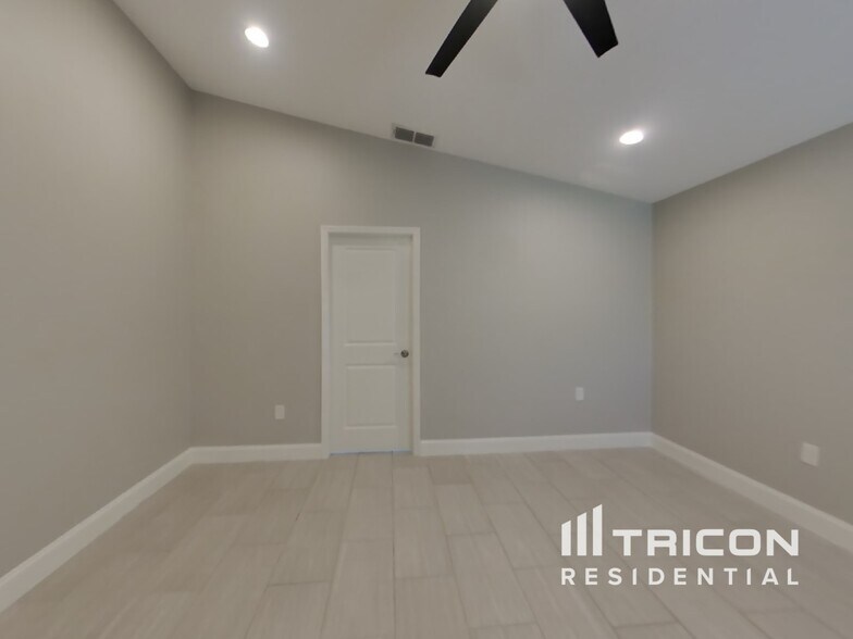 Building Photo - 3140 Tiburon Ln