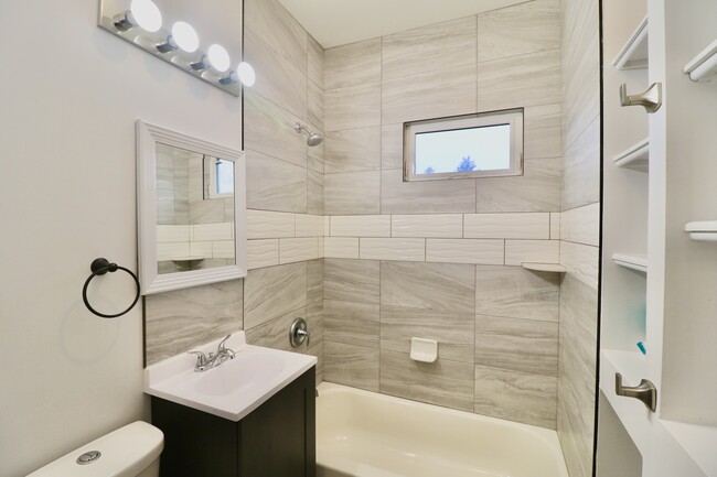 Building Photo - 3807 N Narragansett Ave