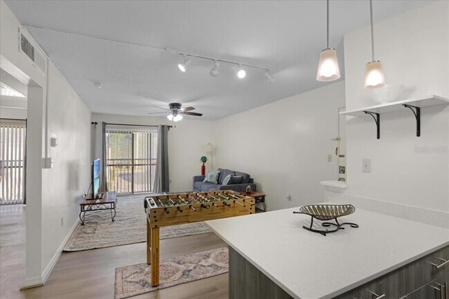 Building Photo - 1700 SW 16th Ct