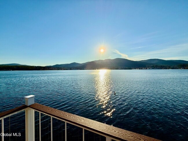 Building Photo - 16 Newton St