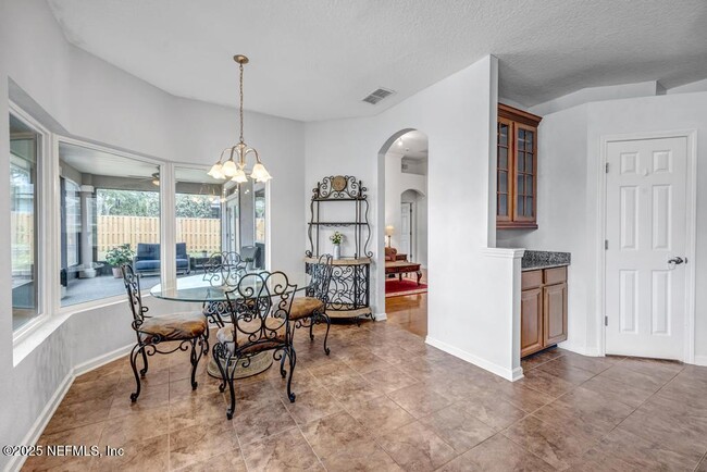 Building Photo - 624 Headwaters Ln