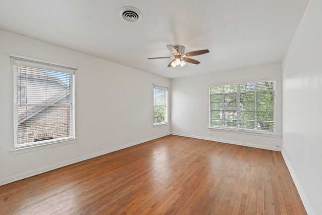 Building Photo - 417 W Gramercy Pl