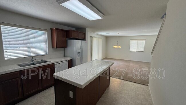 Building Photo - 330 Bulluno Dr
