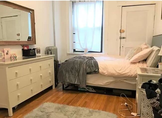 Building Photo - Fantastic Apt on Brookline Border near B and C lines and Whole Foods.  Free Heat & Hot Water, No ...