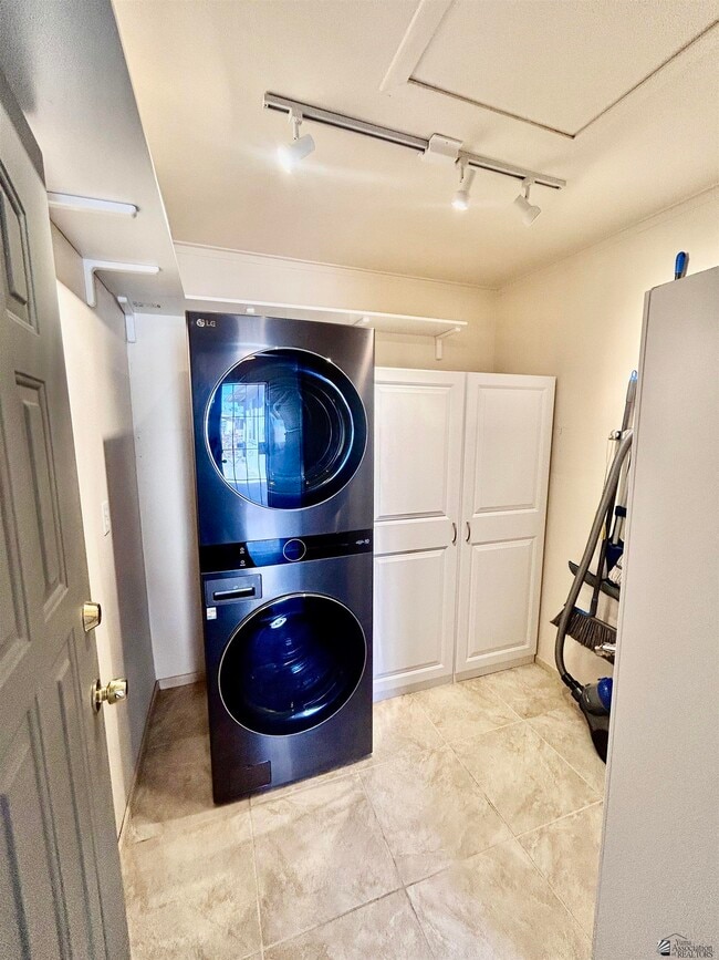 Building Photo - 13407 E 55th St