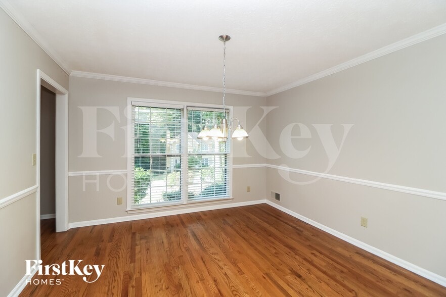 Building Photo - 205 Timber Oak Cove