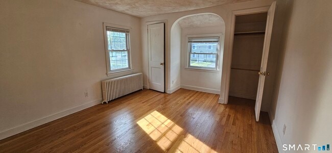 Building Photo - 83 Forest St