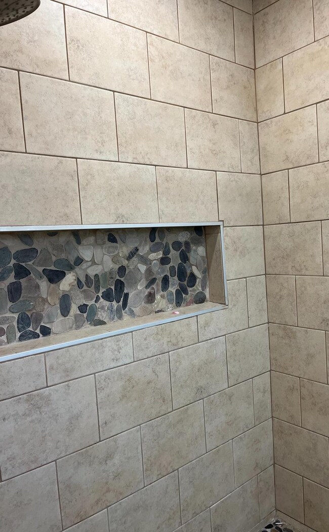 Building Photo - 1705 Tulip St