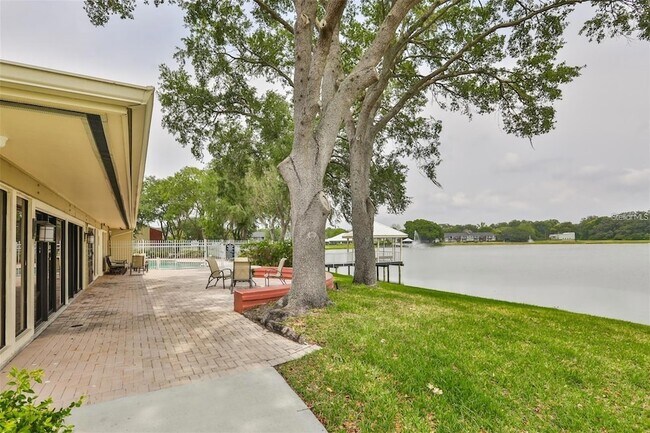 Building Photo - 215 Lake Brook Cir