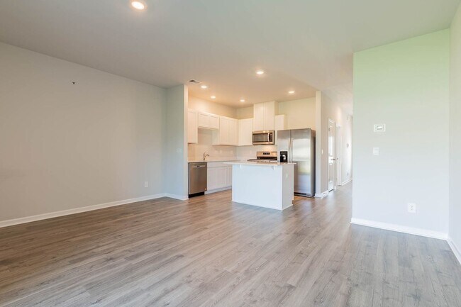 Building Photo - 626 Longtail Ln