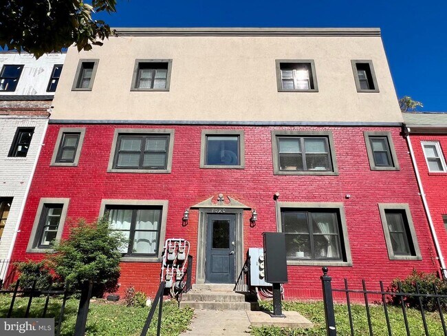 Building Photo - 1620 E St NE