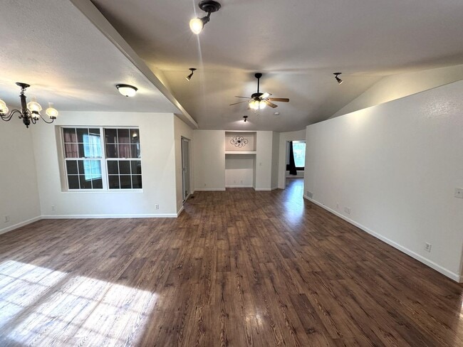 Building Photo - 2005 8th Ave N