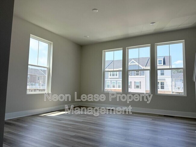 Building Photo - 29860 Bankert Dr