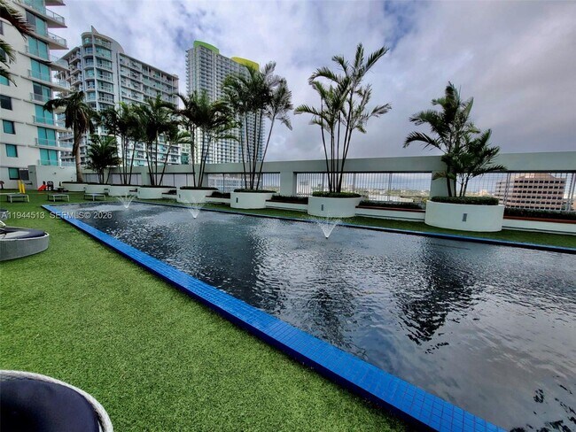 Building Photo - 92 SW 3rd St