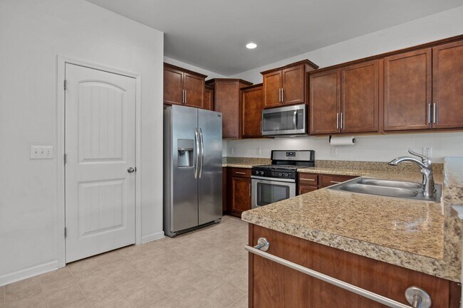 Building Photo - 1709 Shady Oaks Dr