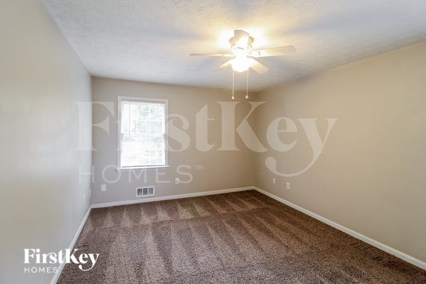 Building Photo - 1739 Killian Hill Rd SW