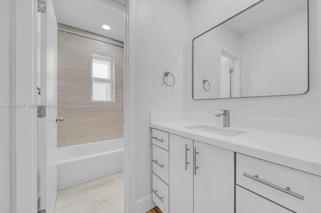 Building Photo - 4345 SW 5th Terrace