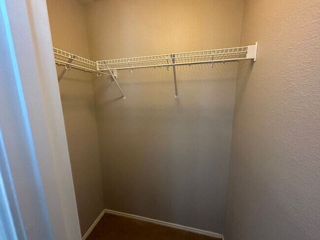 Building Photo - Beautiful Home in Stone Oak!