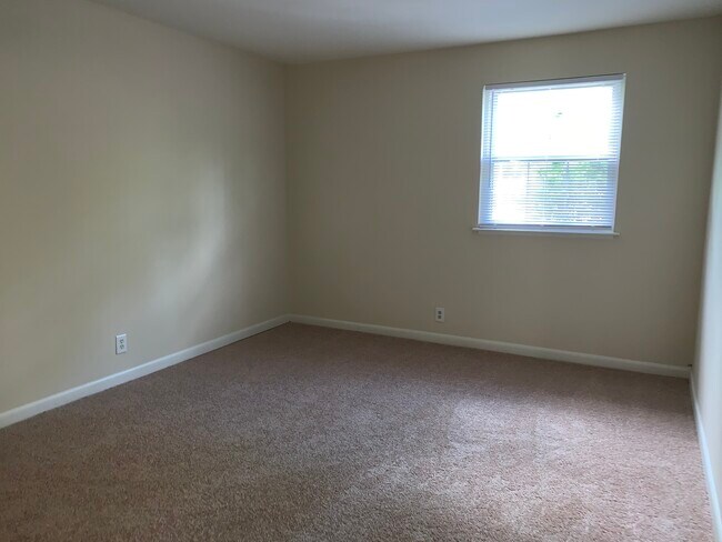 Bedroom - 420 Walton Ln