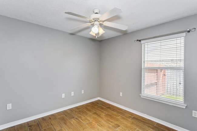 Building Photo - 2208 Seascale Ct