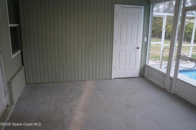 Building Photo - 483 Church St